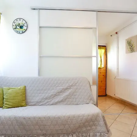 Rustic Stone House Bajeli With Jacuzzi 게스트하우스 Zagvozd