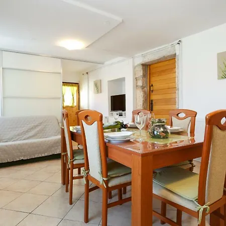 Rustic Stone House Bajeli With Jacuzzi 4*