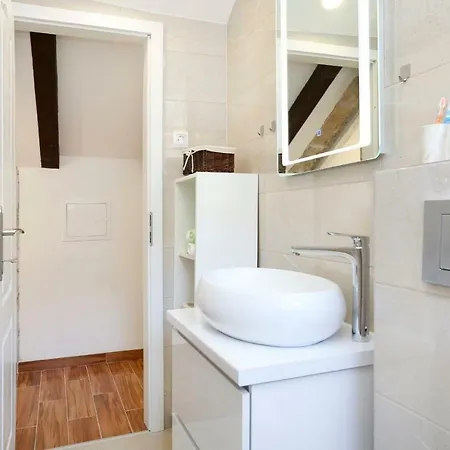 Rustic Stone House Bajeli With Jacuzzi Affittacamere 4*