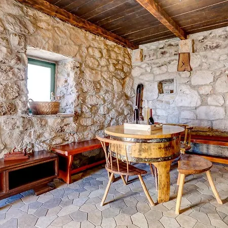 Rustic Stone House Bajeli With Jacuzzi 4*