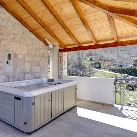 Rustic Stone House Bajeli With Jacuzzi Zagvozd